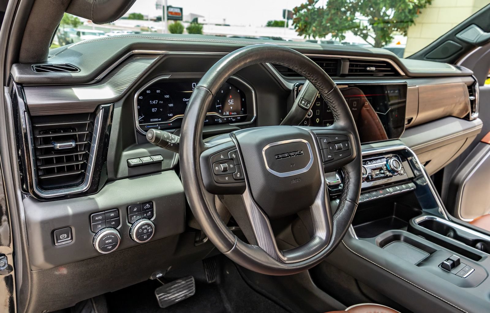 Used 2025 GMC Sierra 2500 Denali Ultimate AWD/4WD image 16