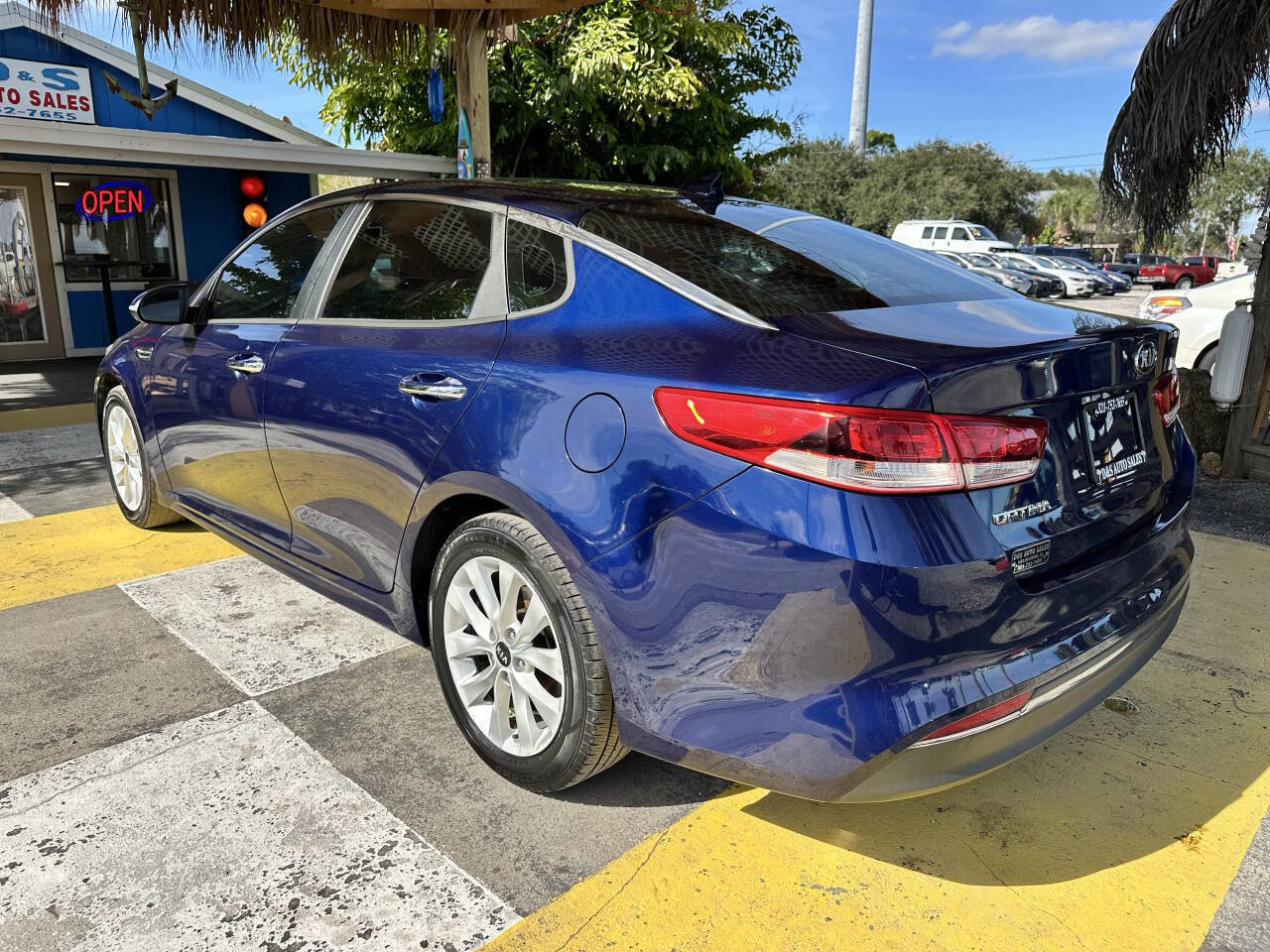 Used 2017 Kia Optima LX image 7