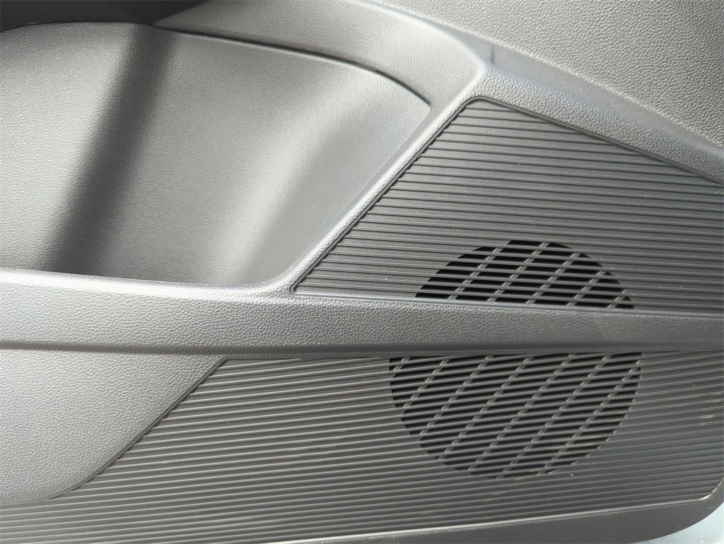 New 2026 Volkswagen Taos SE image 26