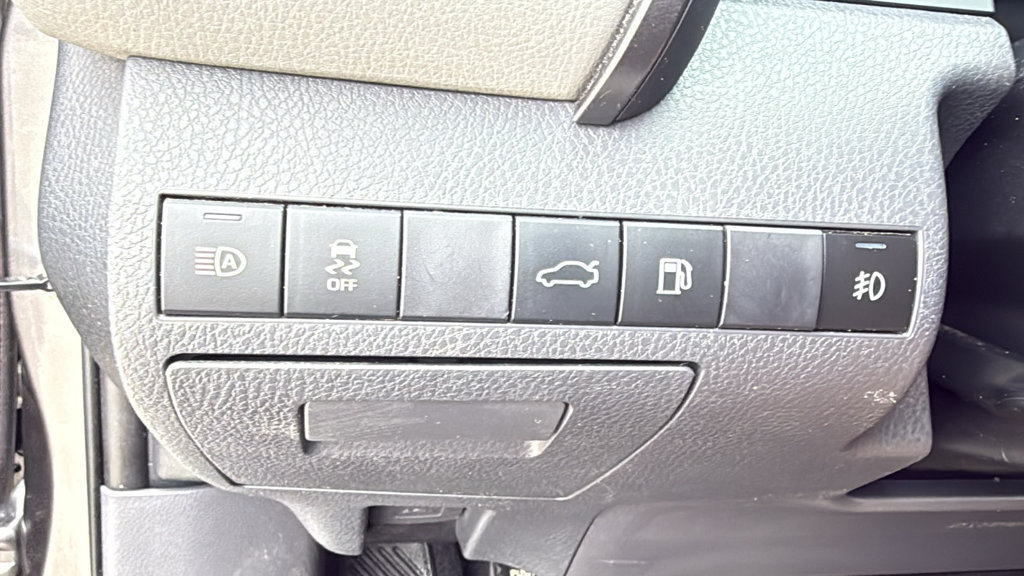 Used 2018 Toyota Camry SE w/ Moonroof Package FWD image 37