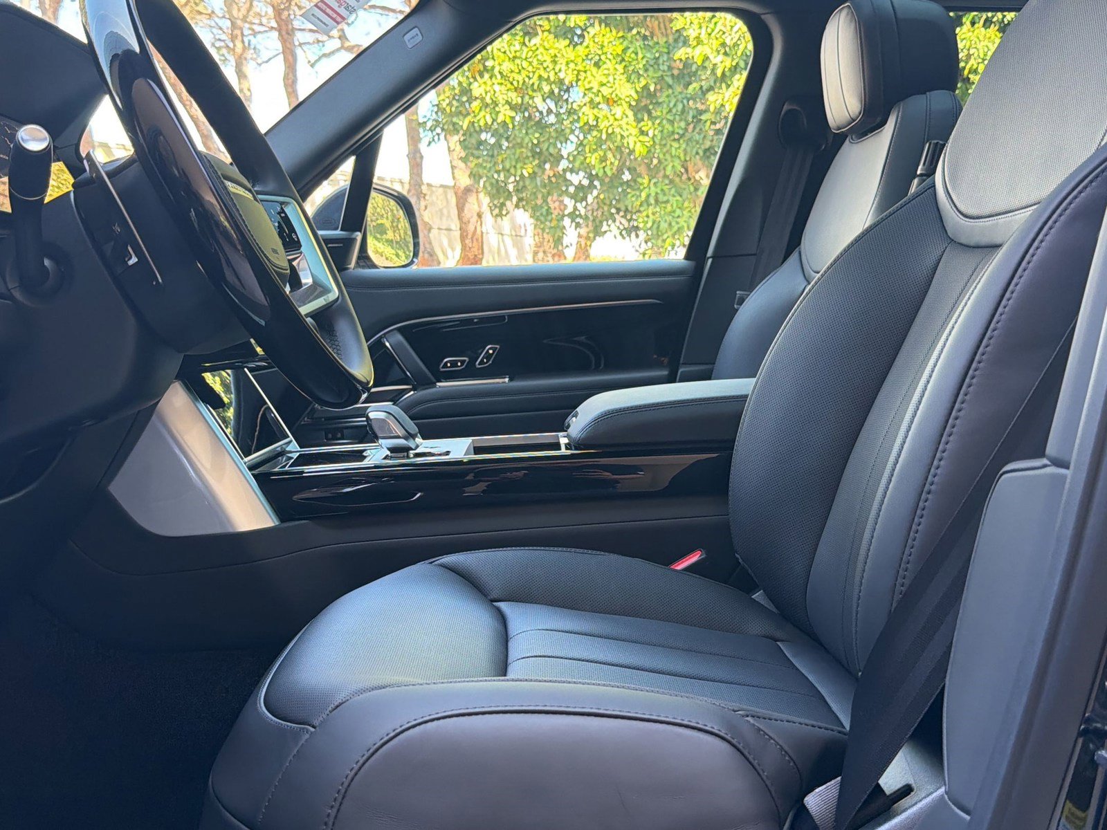 New 2026 Land Rover Range Rover SE image 5