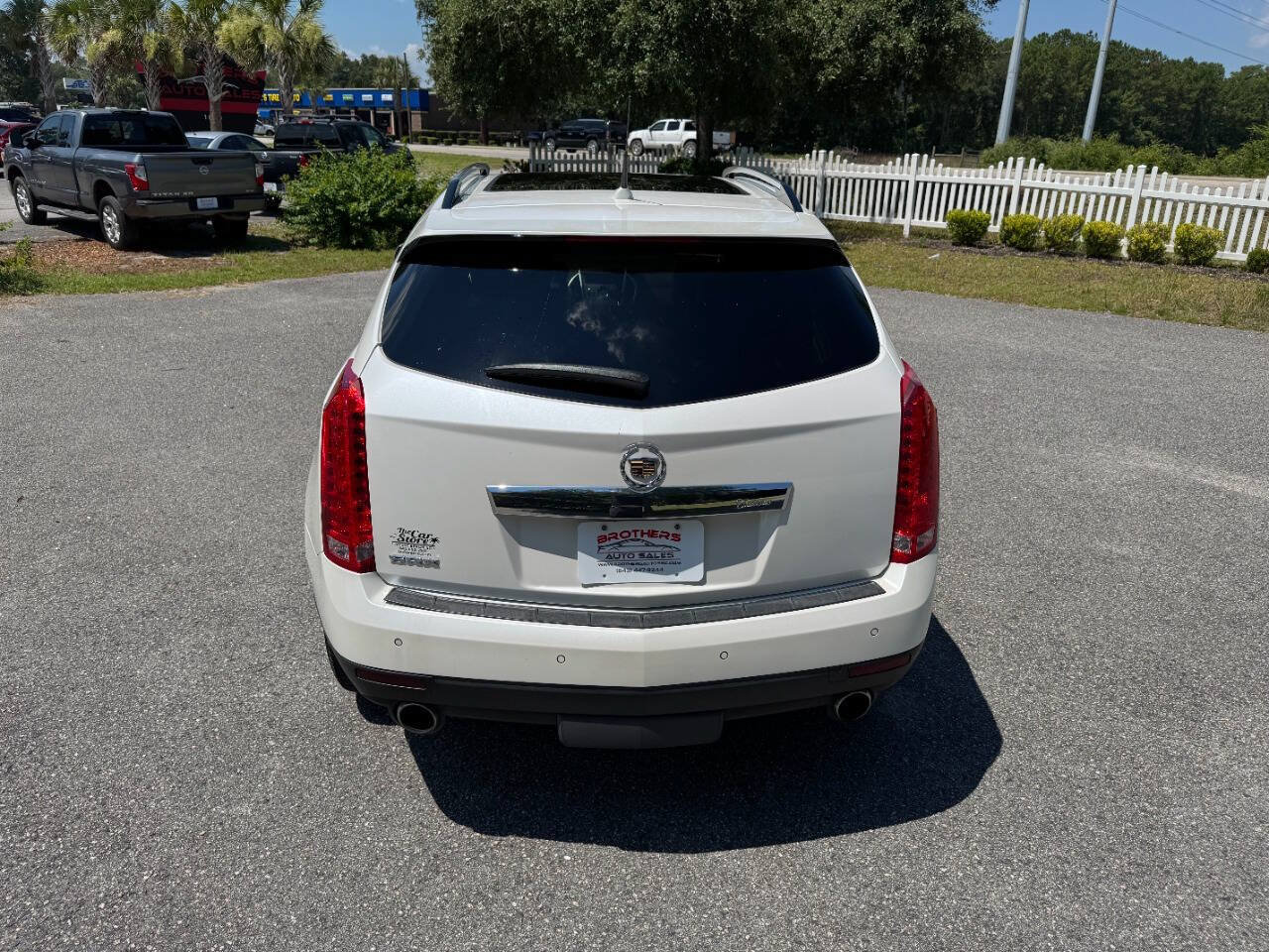 Used 2011 Cadillac SRX Luxury FWD image 5