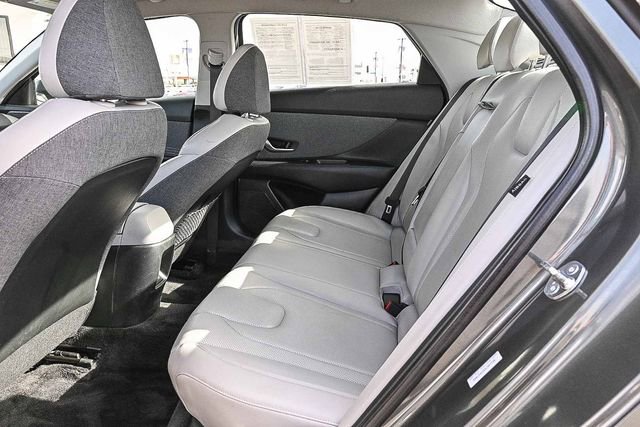 Used 2025 Hyundai Elantra Limited image 17
