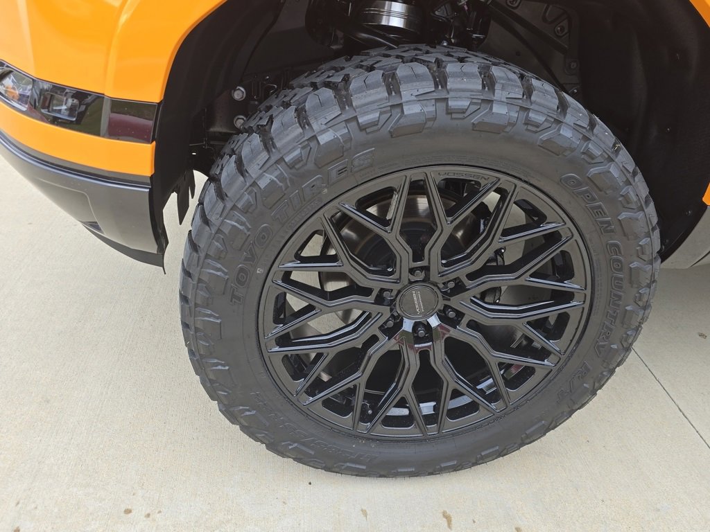 Used 2025 Lexus GX 550 w/ Accessory Package (Z1) image 9