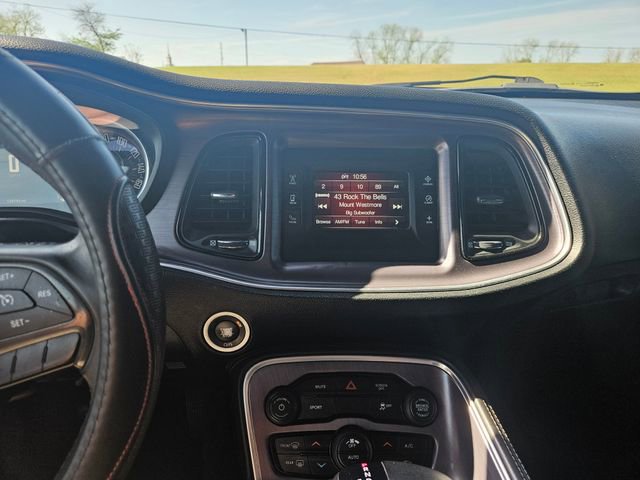 Used 2017 Dodge Challenger SXT image 17