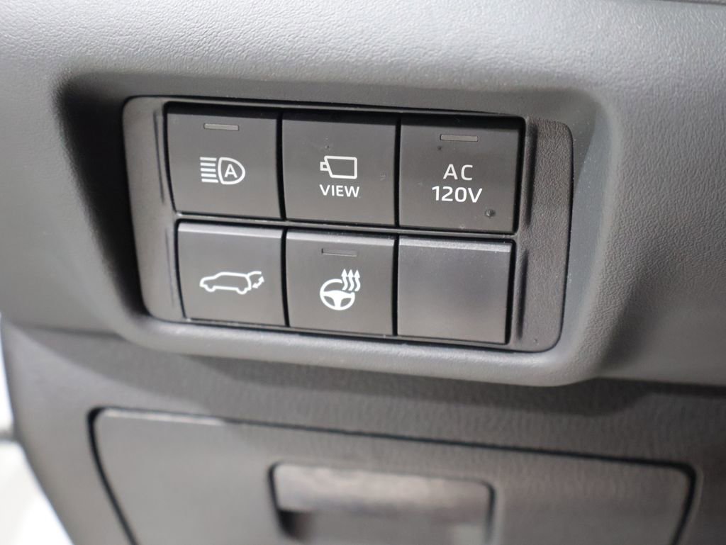 Used 2025 Toyota Highlander Limited AWD/4WD image 33