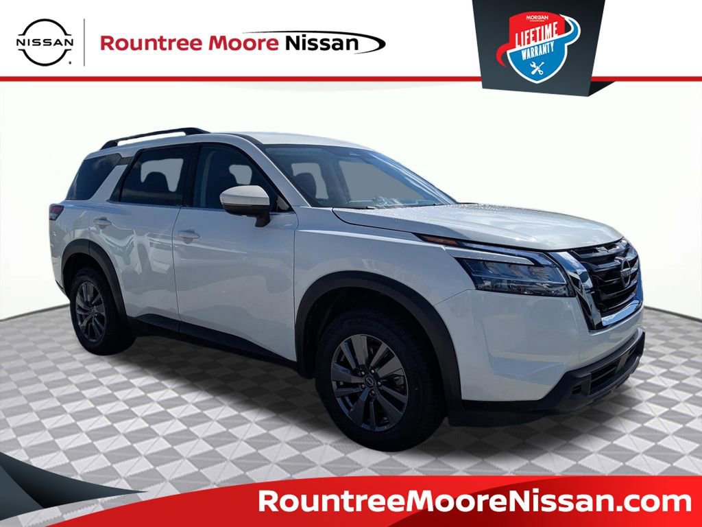 Used 2024 Nissan Pathfinder SV image 1