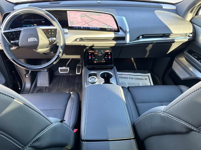 New 2026 Cadillac Vistiq Luxury w/ LPO, Floor Liner Package AWD/4WD image 17