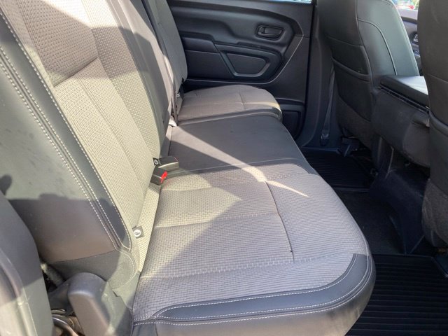 Used 2018 Nissan Titan SV AWD/4WD image 29