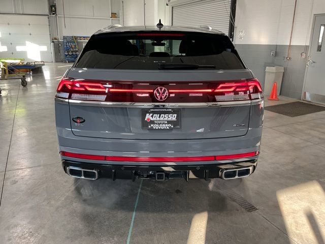 Used 2024 Volkswagen Atlas Cross Sport SEL Premium R-Line image 5