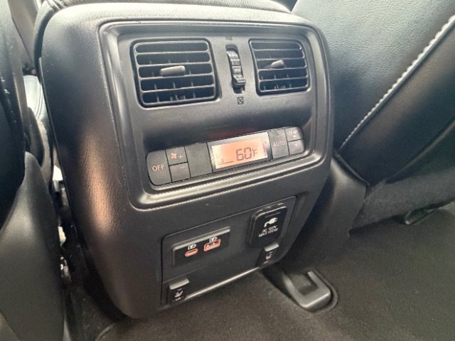 Used 2019 Nissan Pathfinder Platinum FWD image 14