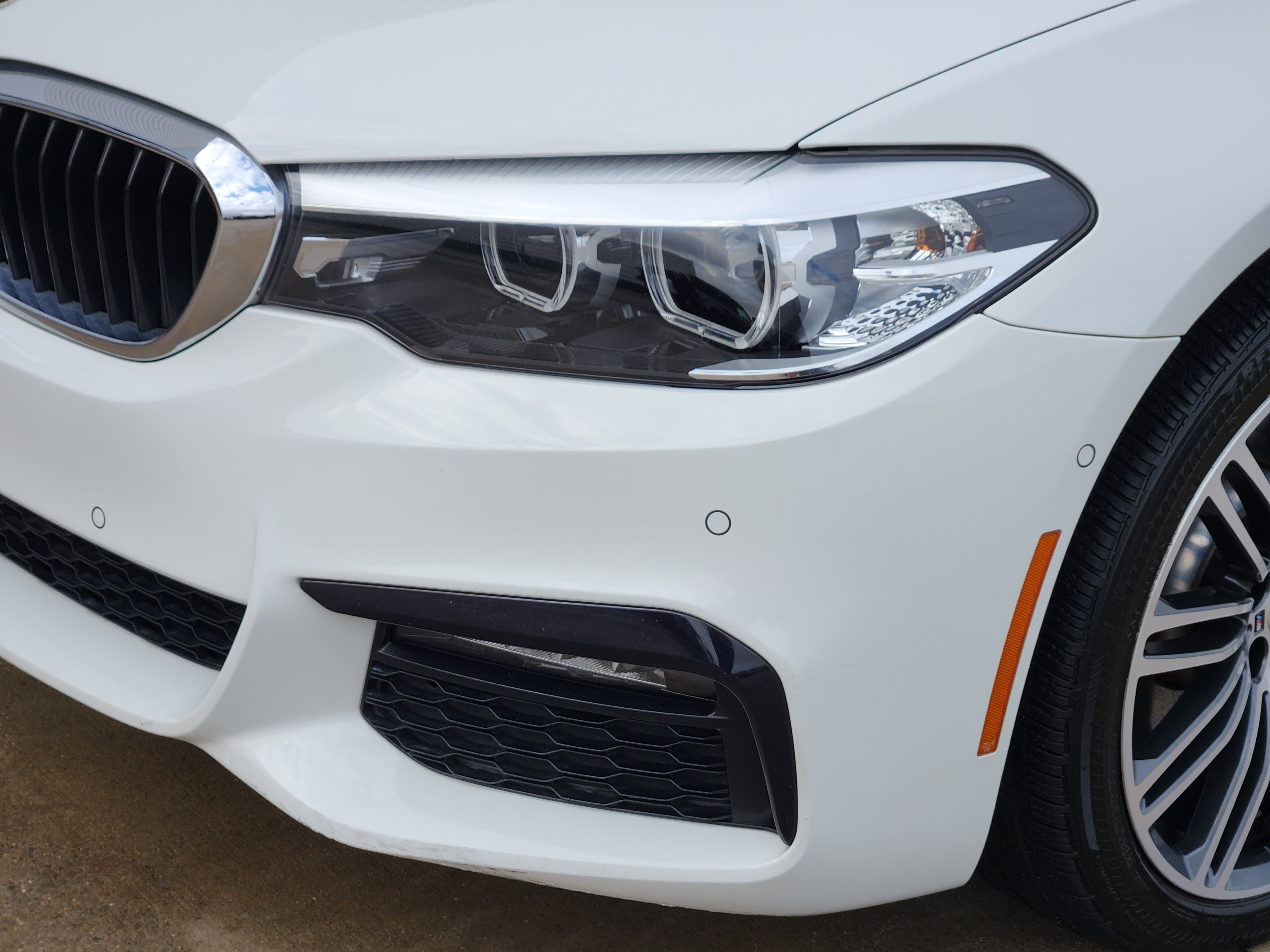 Used 2020 BMW 530e w/ M Sport Package image 8