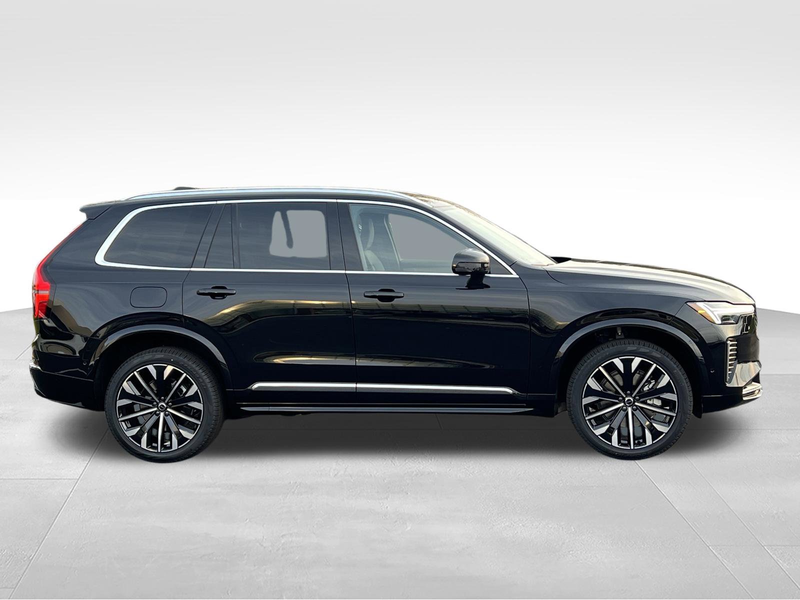 New 2026 Volvo XC90 B6 Plus w/ Protection Package Premier AWD/4WD image 8