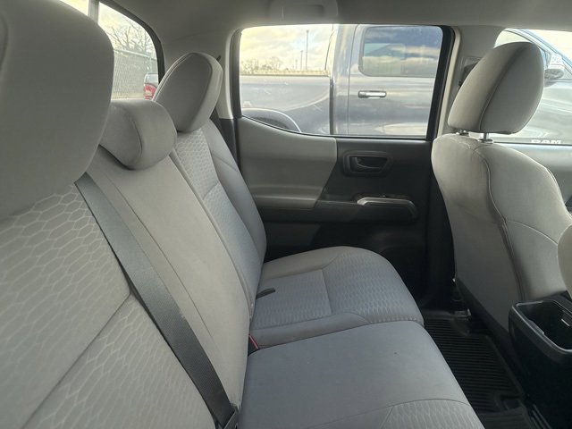 Used 2018 Toyota Tacoma SR5 image 3