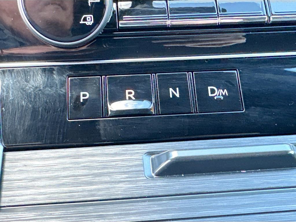 Used 2025 Nissan Armada SL w/ Captain's Chari Seat Package image 17