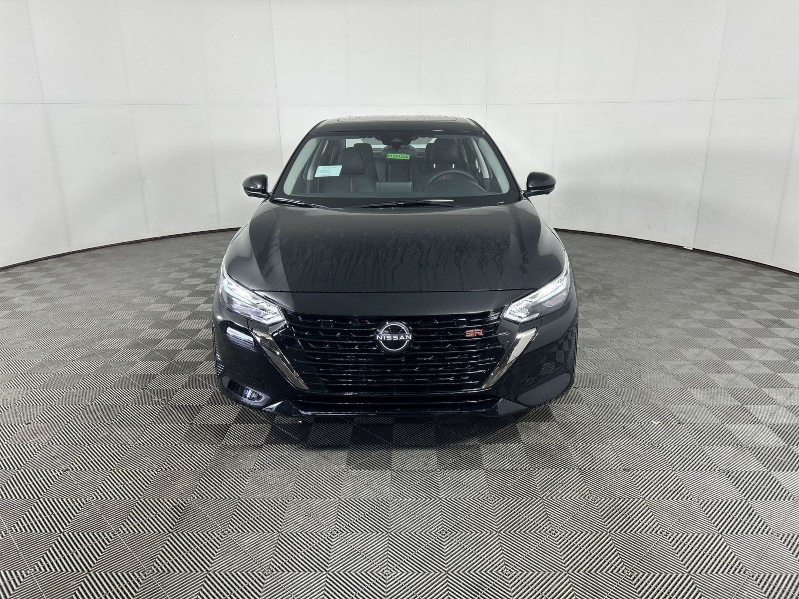 New 2025 Nissan Sentra SR w/ SR Premium Package FWD image 2
