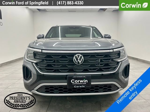 Used 2025 Volkswagen Atlas Cross Sport SE AWD/4WD image 7