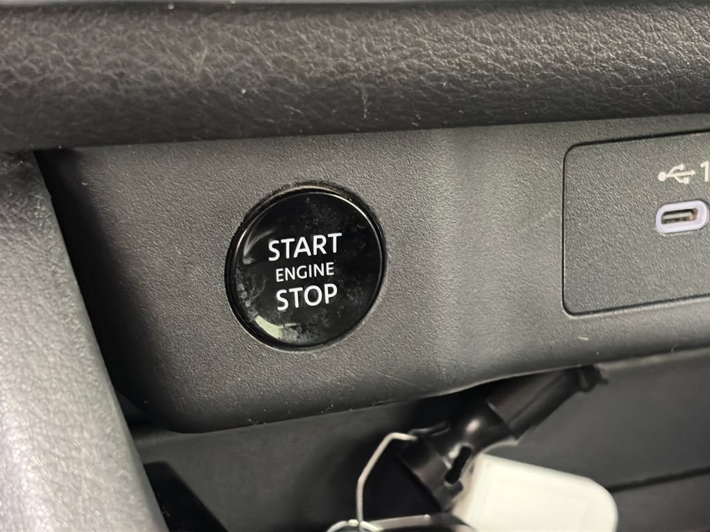 Used 2024 Nissan Rogue SV AWD/4WD image 22