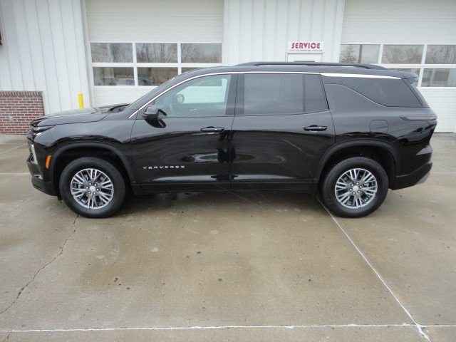Used 2026 Chevrolet Traverse LT AWD/4WD image 1