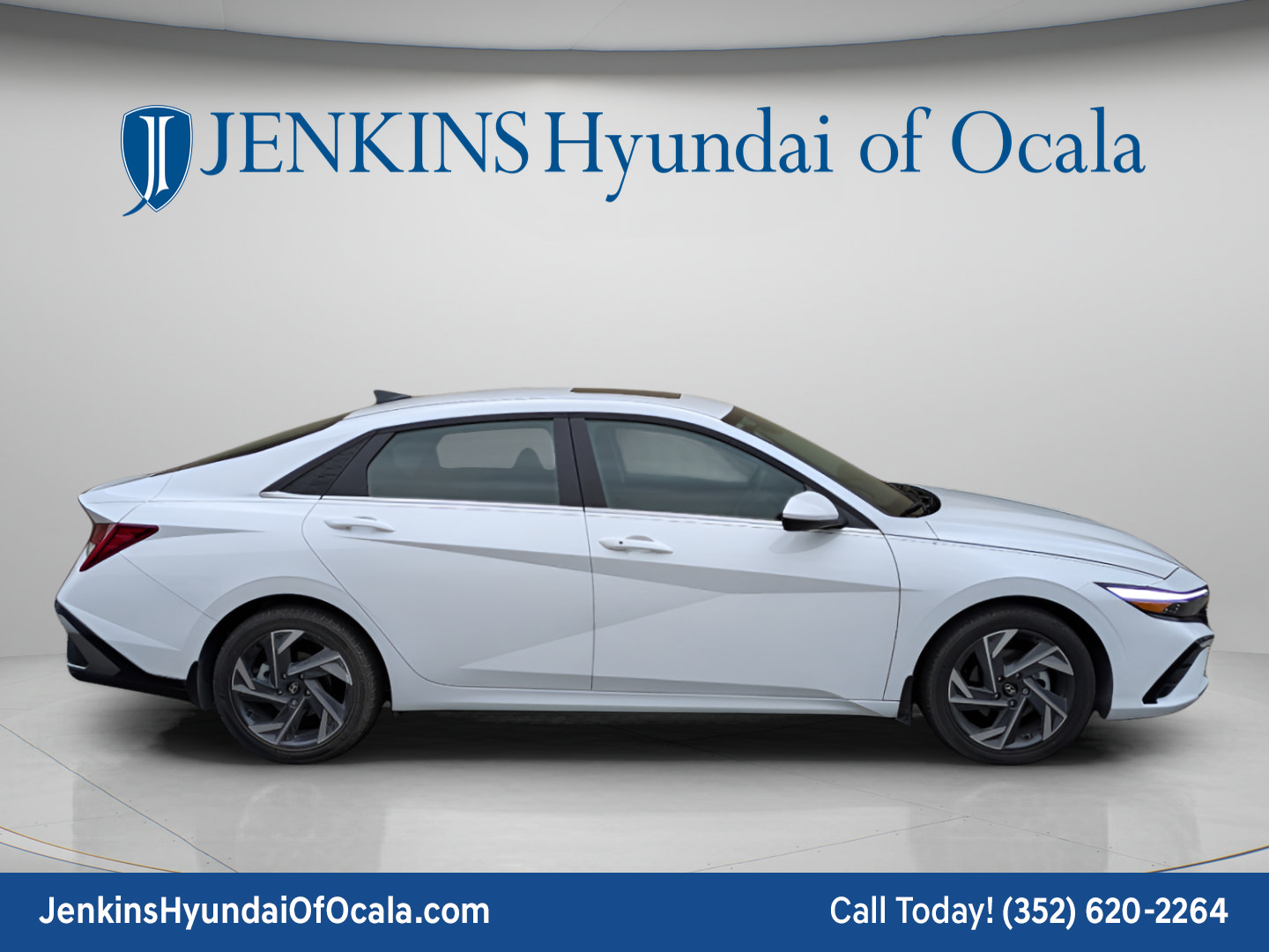 Certified 2025 Hyundai Elantra SEL FWD image 3