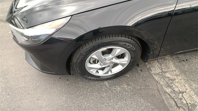 Used 2023 Hyundai Elantra SE image 26