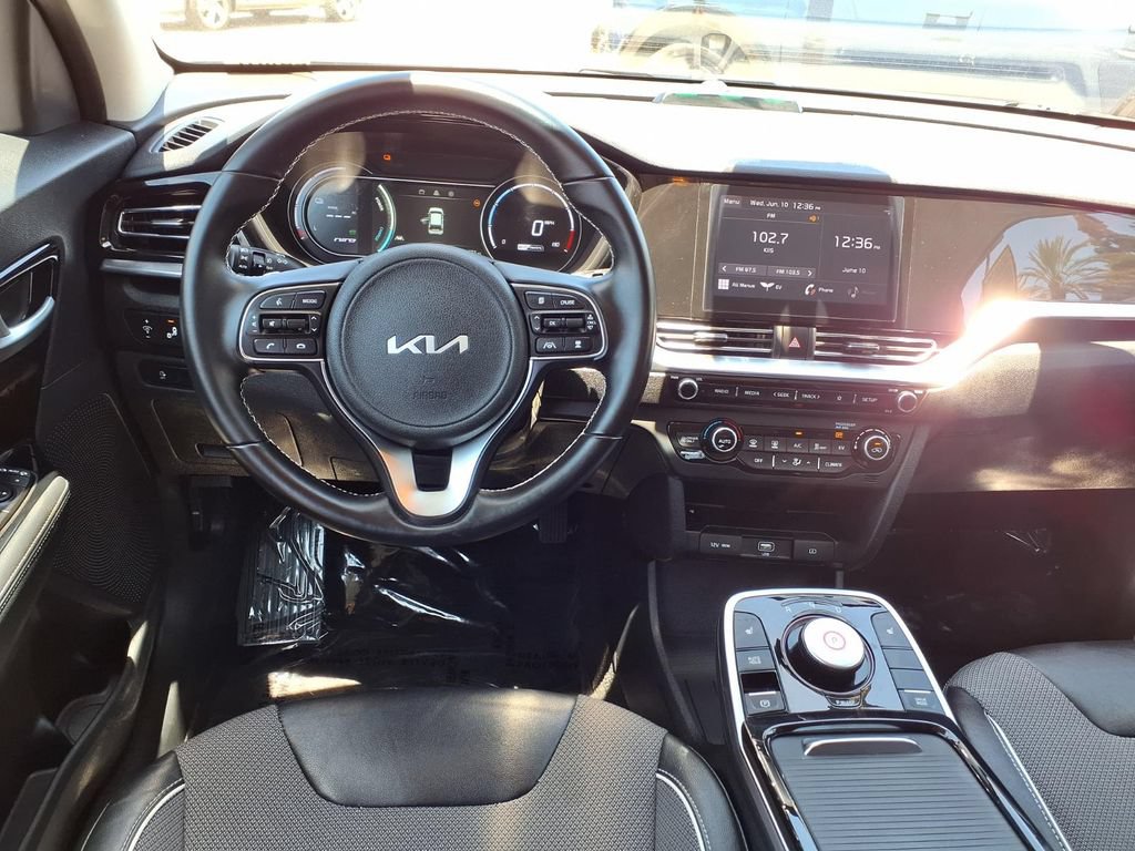 Certified 2022 Kia Niro EX FWD image 11