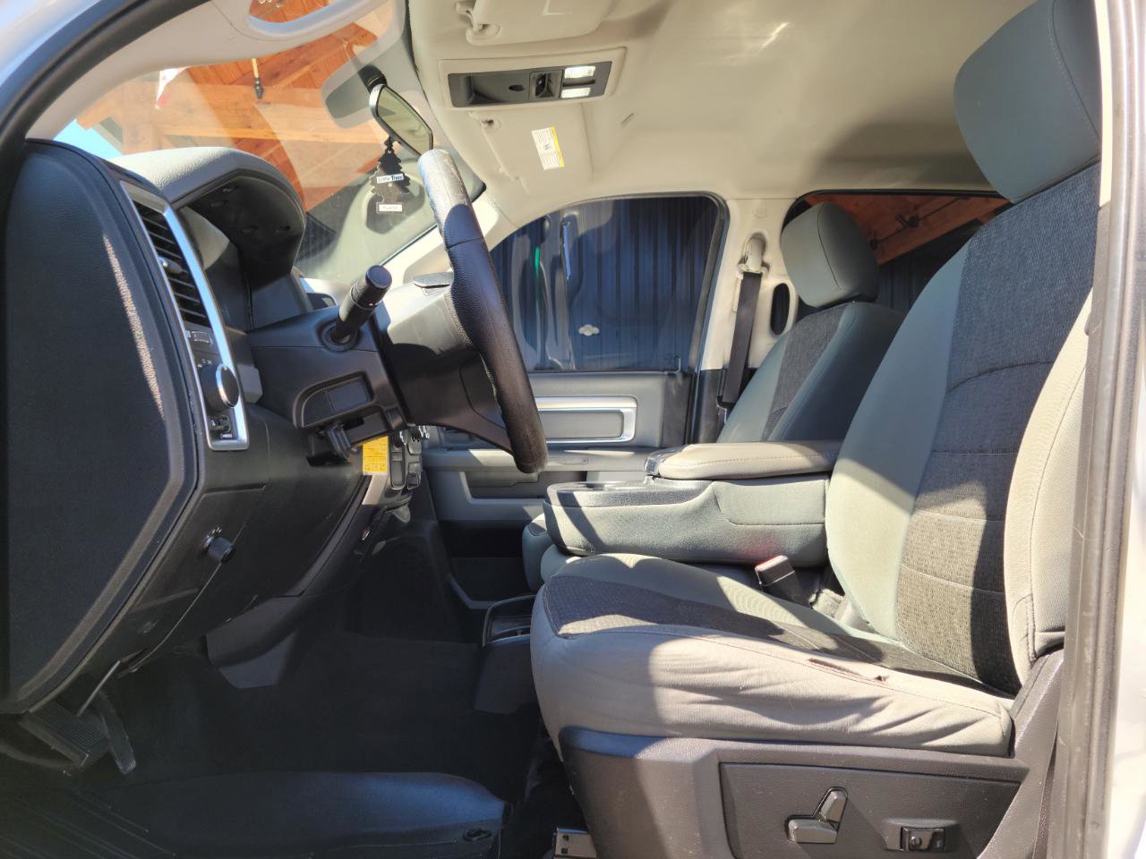 Used 2017 RAM 2500 SLT image 13