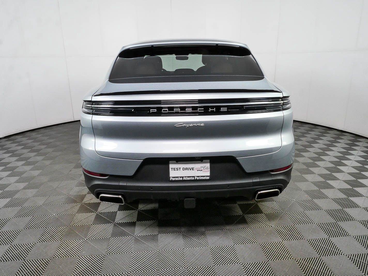 Used 2026 Porsche Cayenne Coupe AWD/4WD image 32