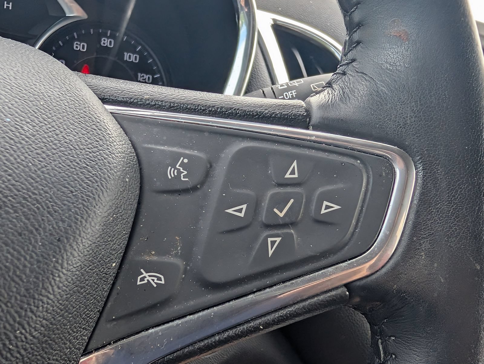 Used 2019 Chevrolet Equinox LT FWD image 12