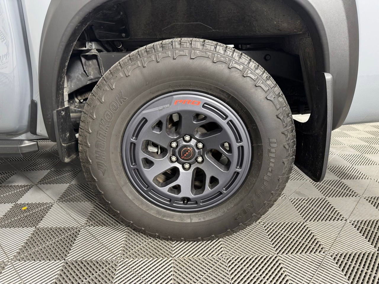 Used 2025 Nissan Frontier PRO-4X AWD/4WD image 46
