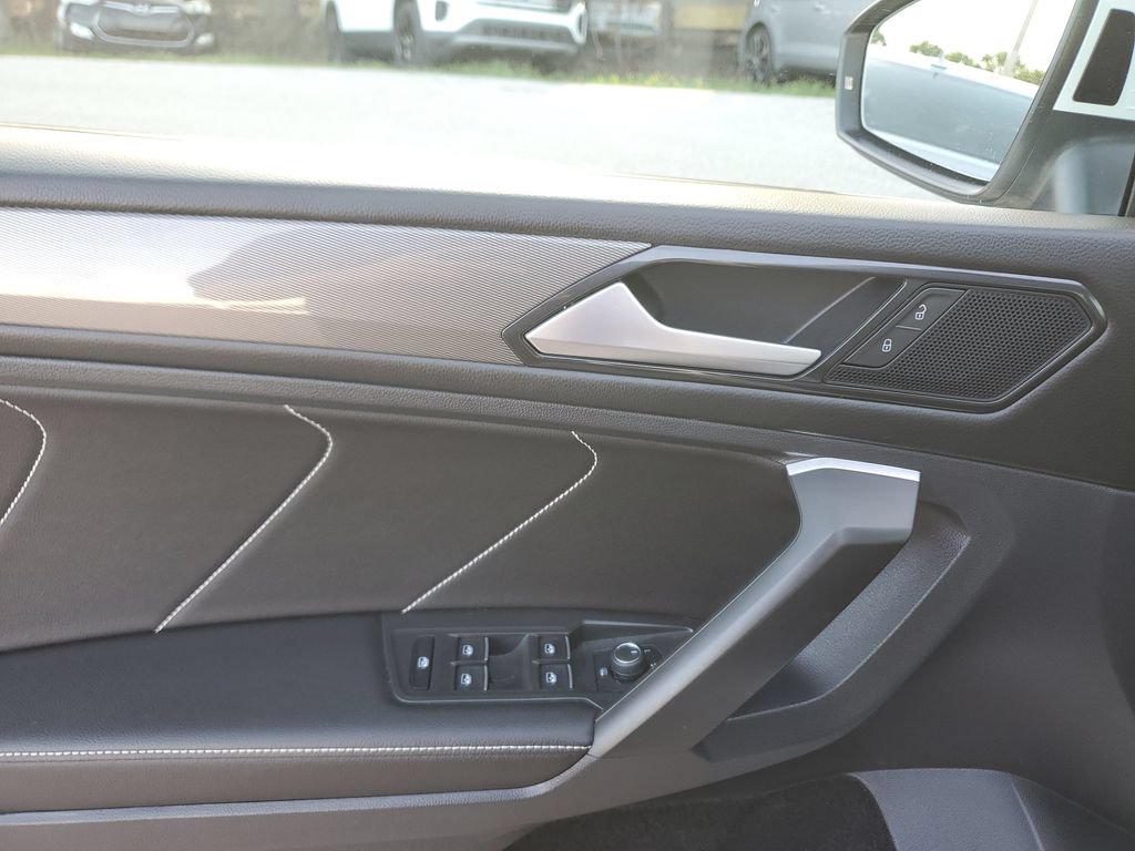 Certified 2023 Volkswagen Tiguan SE w/ Panoramic Sunroof Package FWD image 24