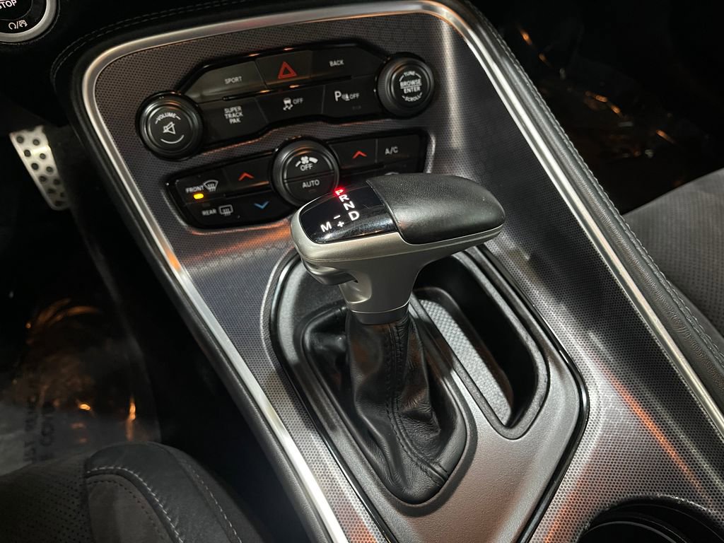 Used 2016 Dodge Challenger R/T Scat Pack w/ Leather Interior Group image 24