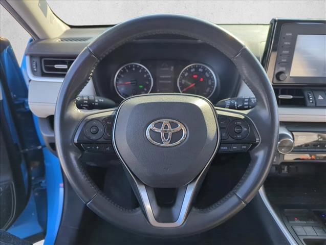 Used 2019 Toyota RAV4 XLE Premium image 12