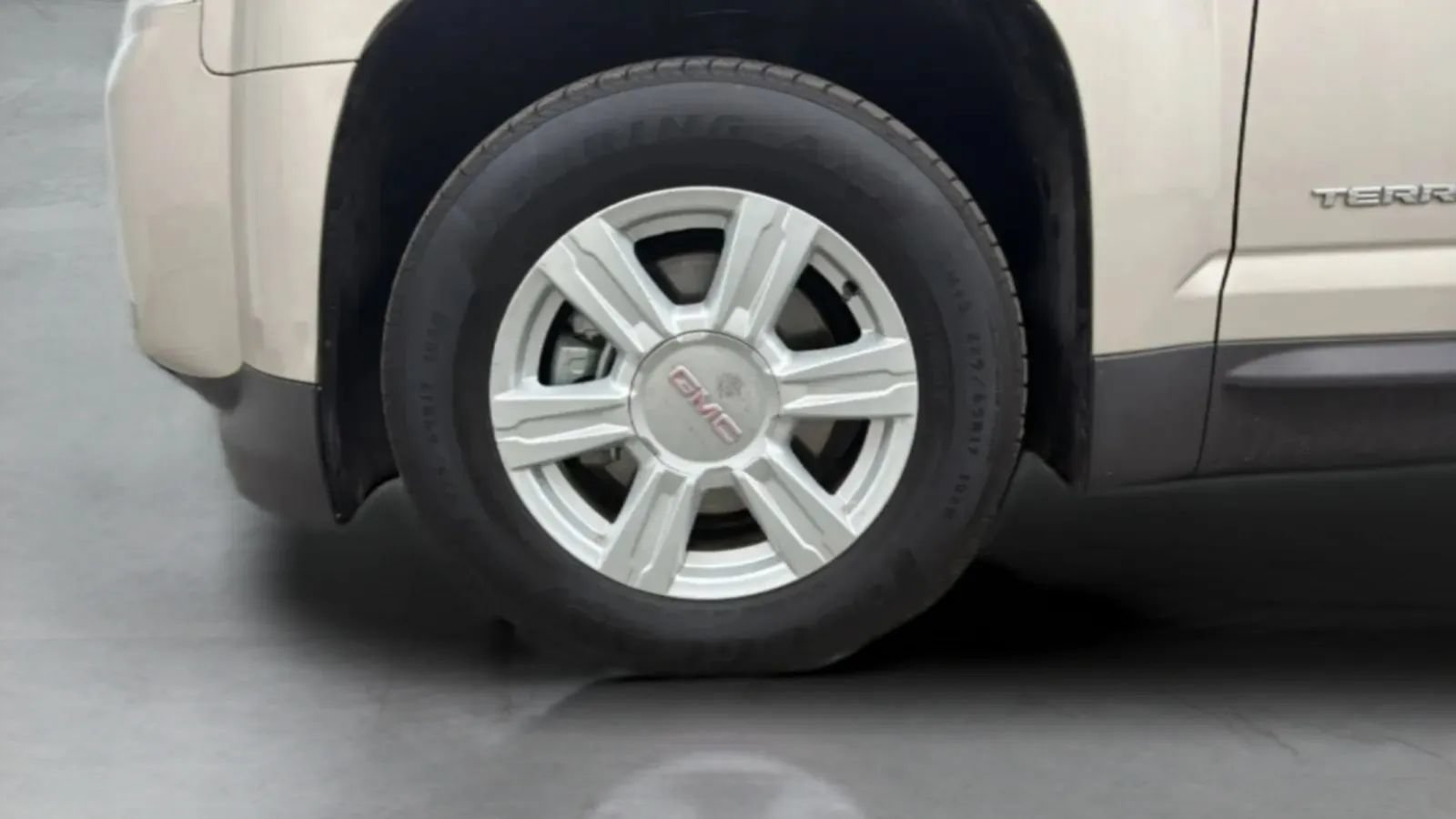 Used 2015 GMC Terrain SLE FWD image 27