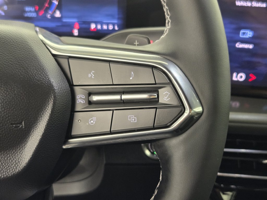 New 2026 Chevrolet Traverse LT w/ Midnight/Sport Edition FWD image 32
