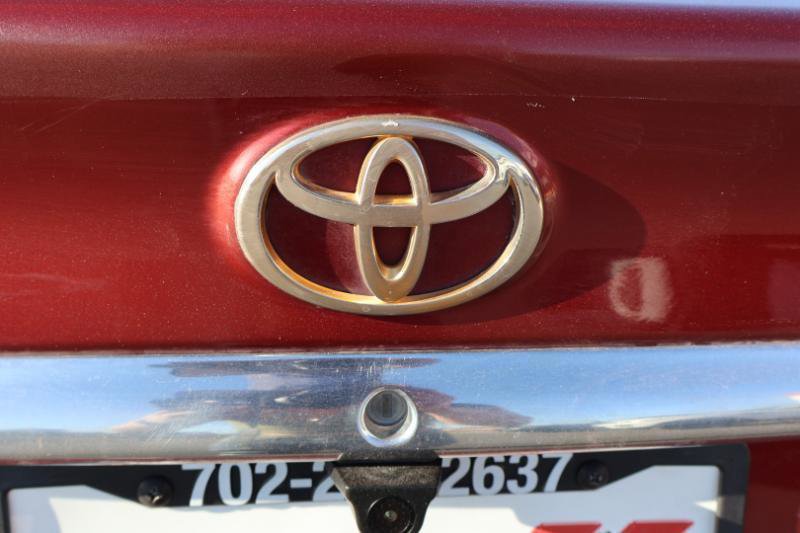 Used 2005 Toyota Camry LE image 9