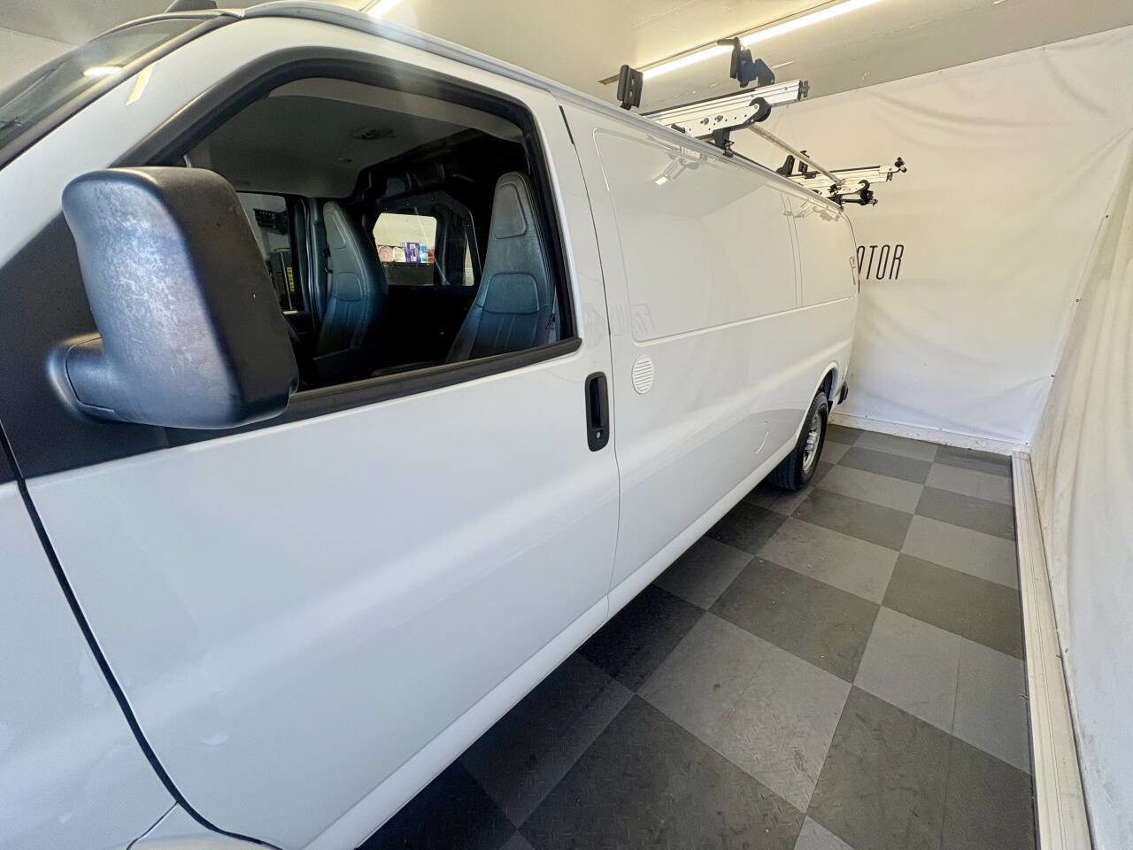 Used 2021 Chevrolet Express 2500 Extended w/ Enhanced Convenience Package image 11