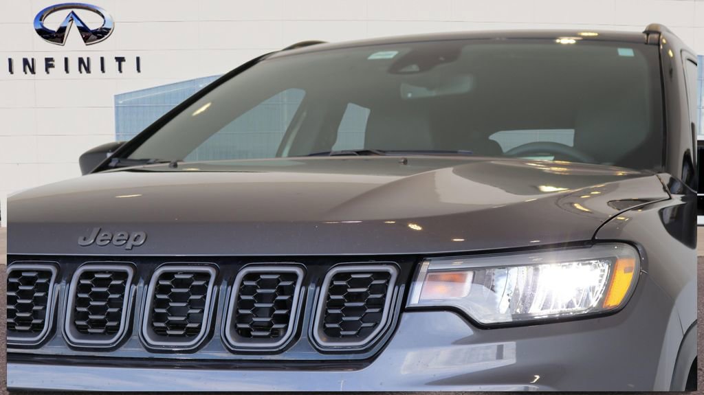 Used 2024 Jeep Compass Latitude w/ Convenience Group image 12