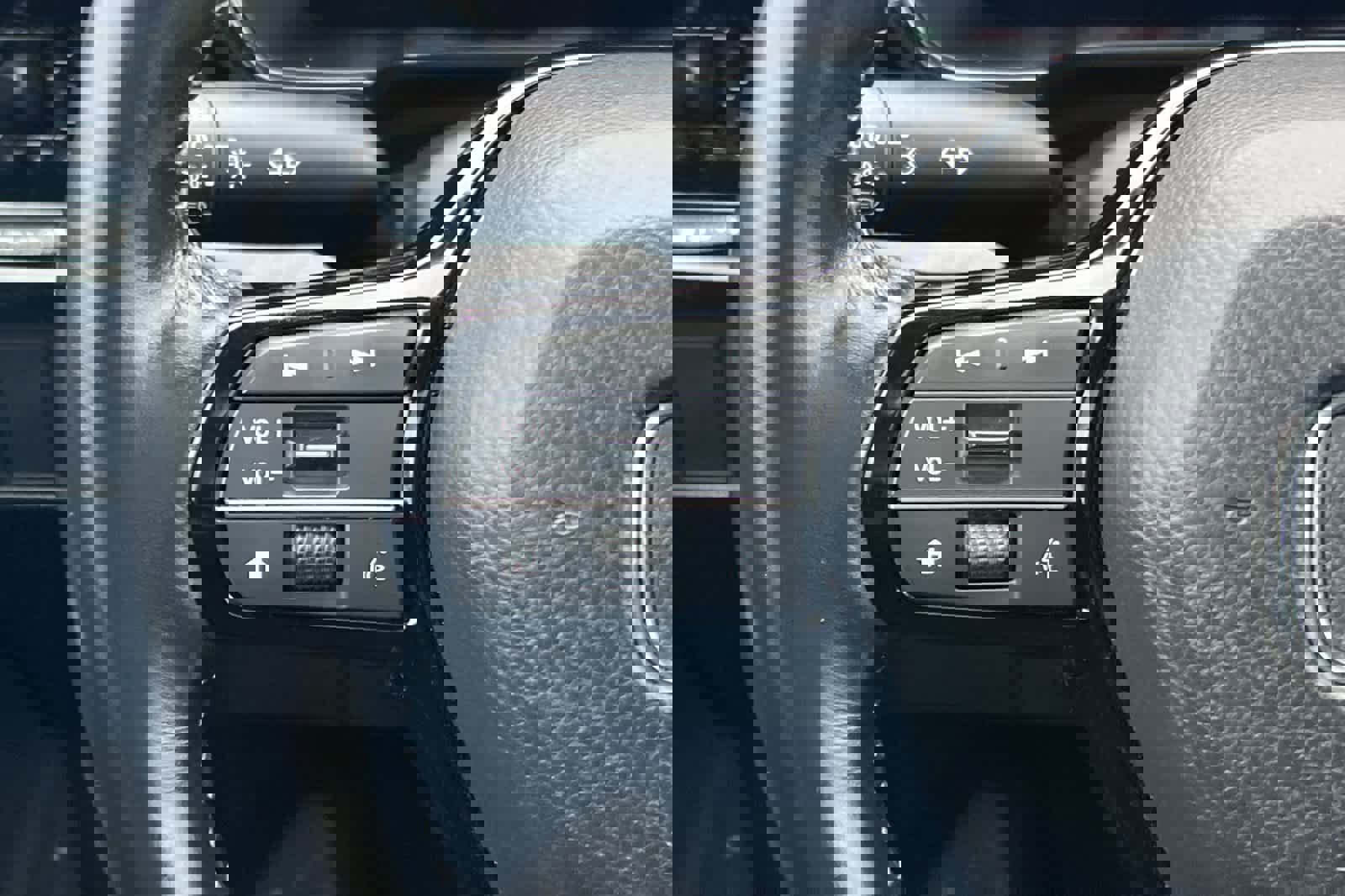 Used 2025 Honda CR-V EX-L image 26