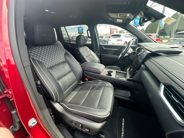 Used 2025 GMC Acadia Denali w/ LPO, Floor Liner Package FWD image 31