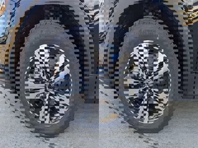 Used 2025 Mercedes-Benz GLB 250 image 14