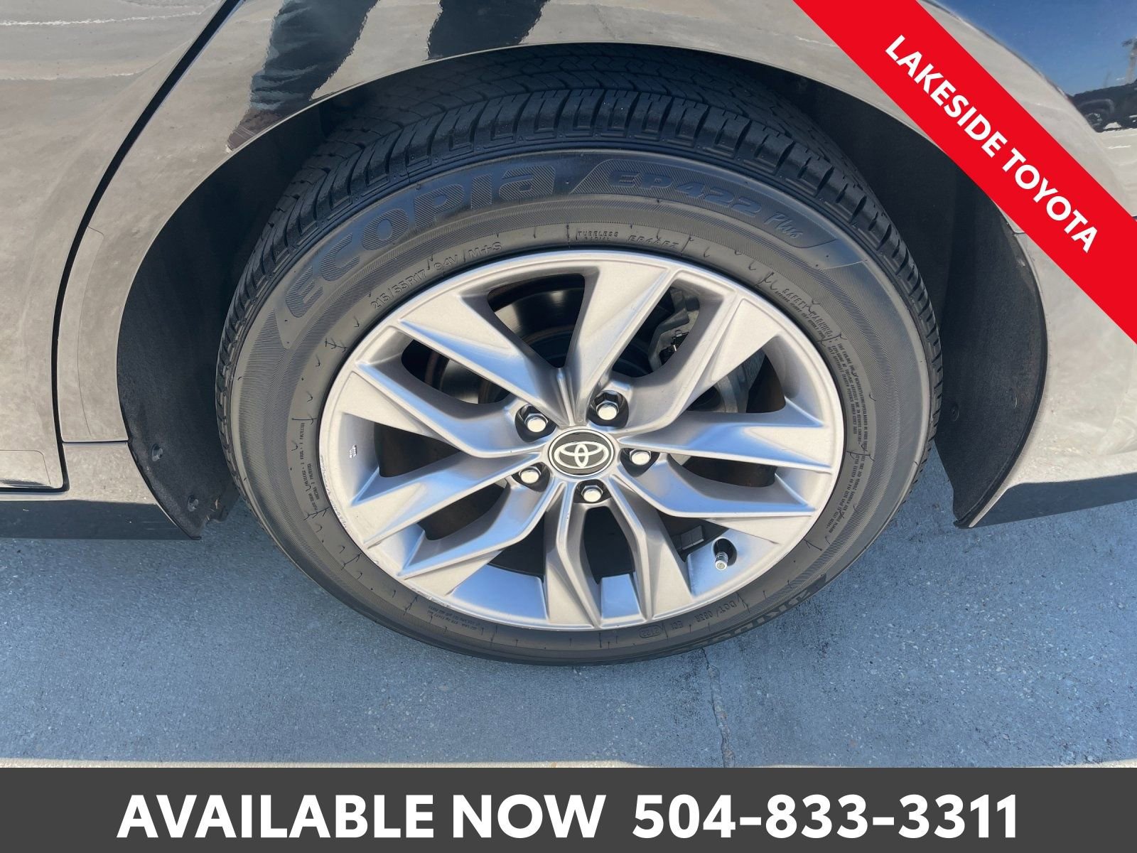 Used 2021 Toyota Avalon XLE w/ Moonroof Package image 13