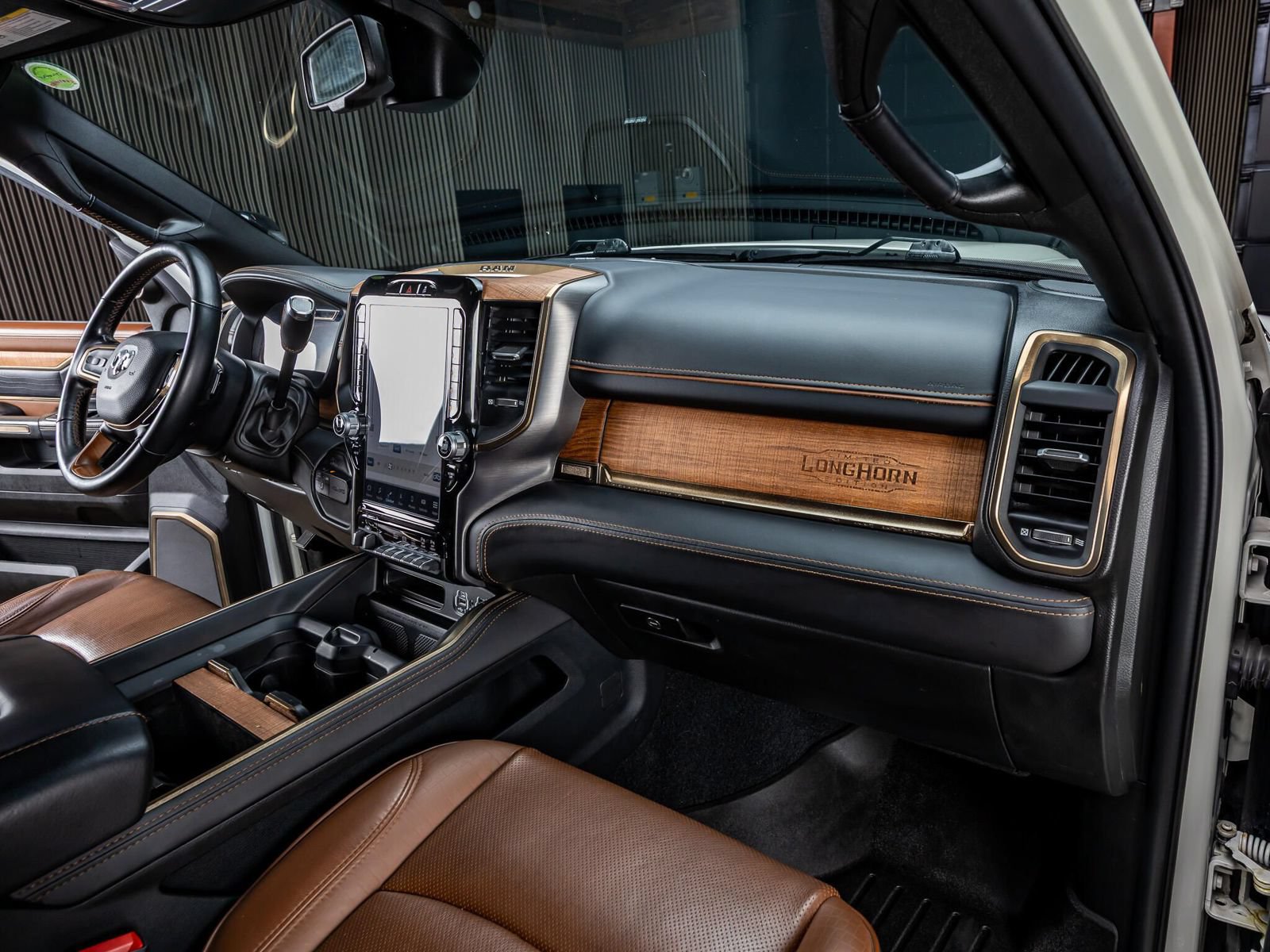 Used 2024 RAM 3500 Limited AWD/4WD image 16
