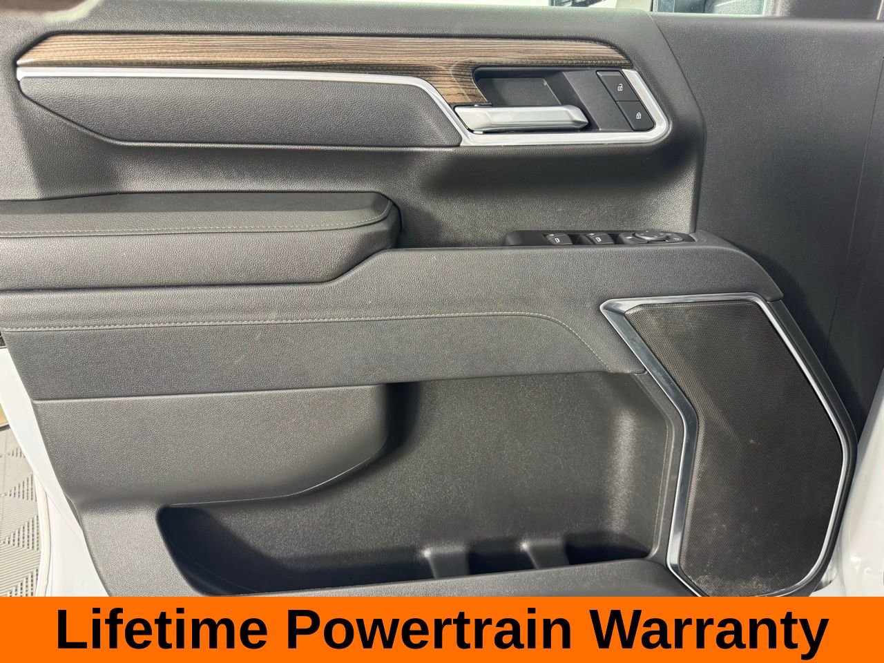 Used 2025 Chevrolet Silverado 2500 LT image 10