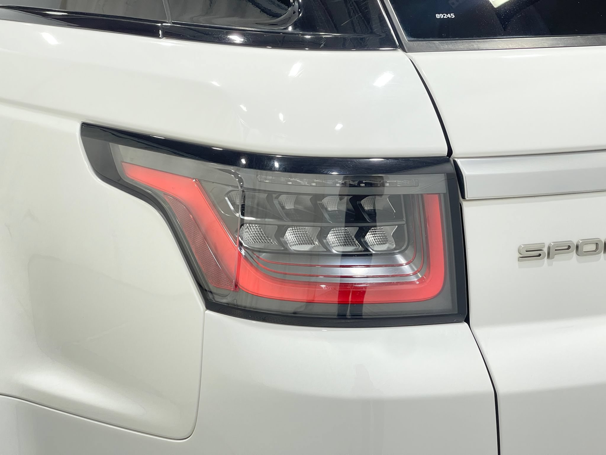 Used 2020 Land Rover Range Rover Sport HSE AWD/4WD image 34