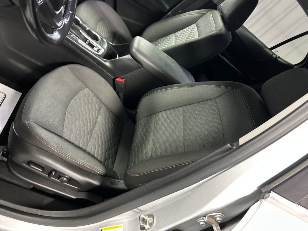 Used 2018 Chevrolet Equinox LT image 12