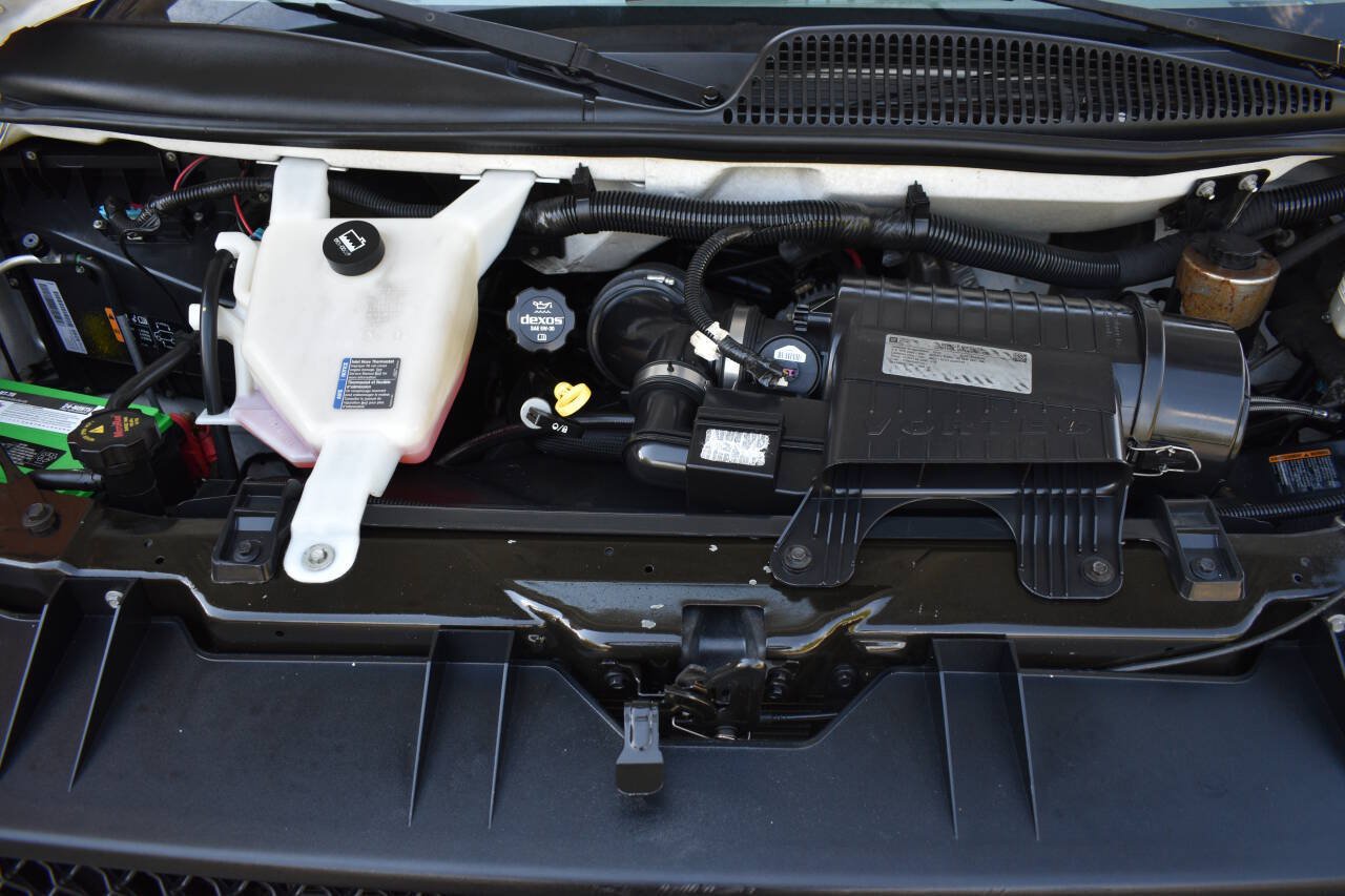 Used 2015 Chevrolet Express 2500 RWD image 44