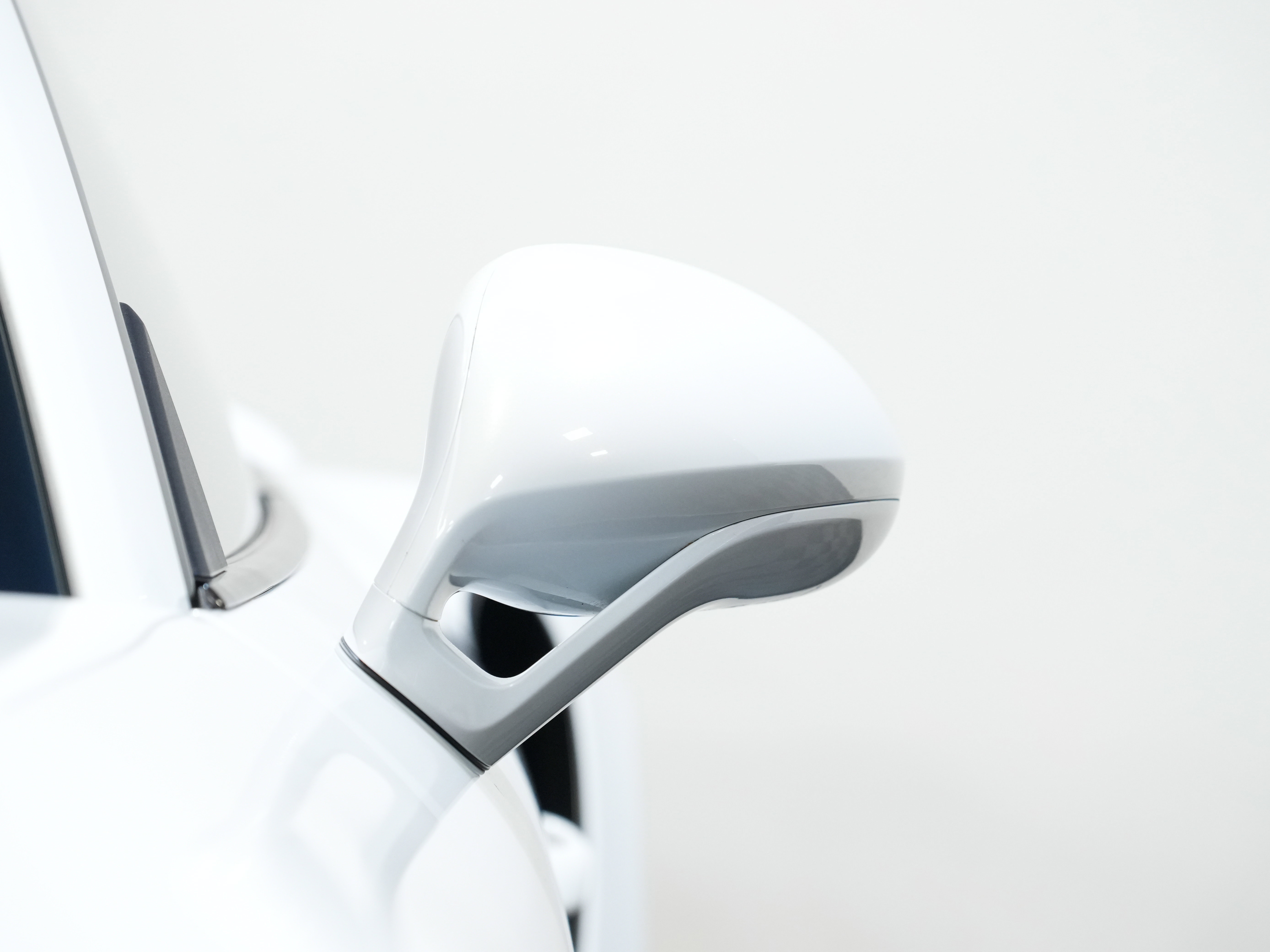 Used 2018 Porsche 911 Turbo S image 11