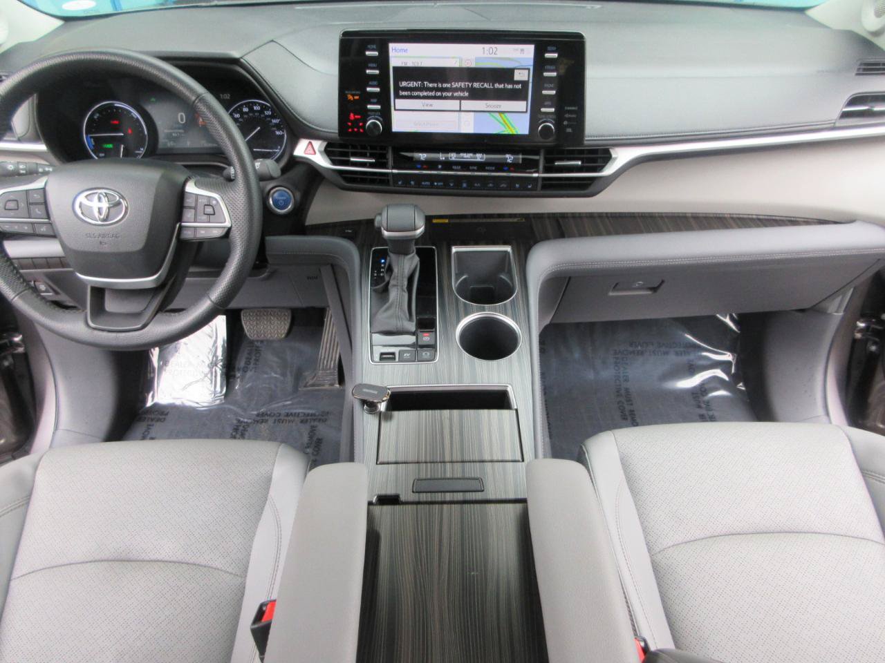 Used 2024 Toyota Sienna Limited AWD image 19