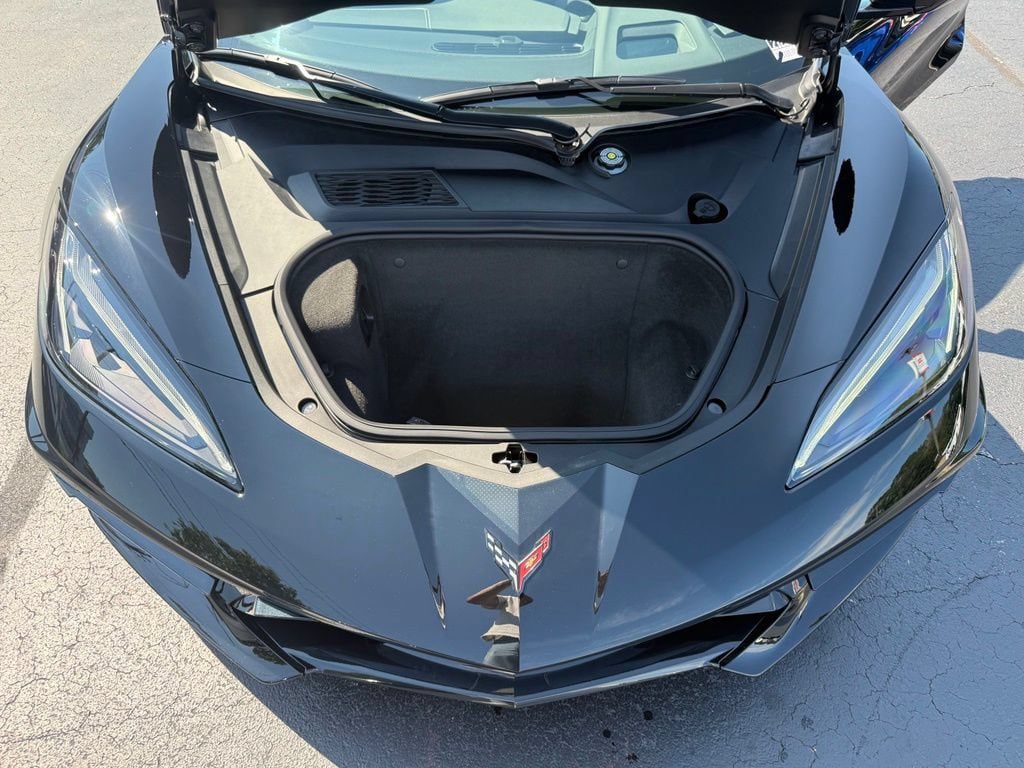 Used 2025 Chevrolet Corvette Stingray Preferred Cpe RWD image 17